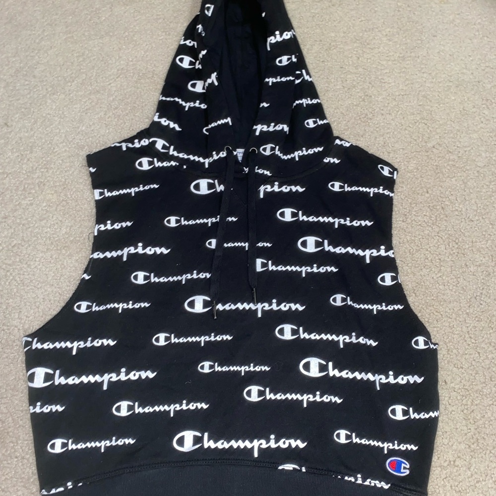 Woman’s champion sleeveless hoodie. Size medium